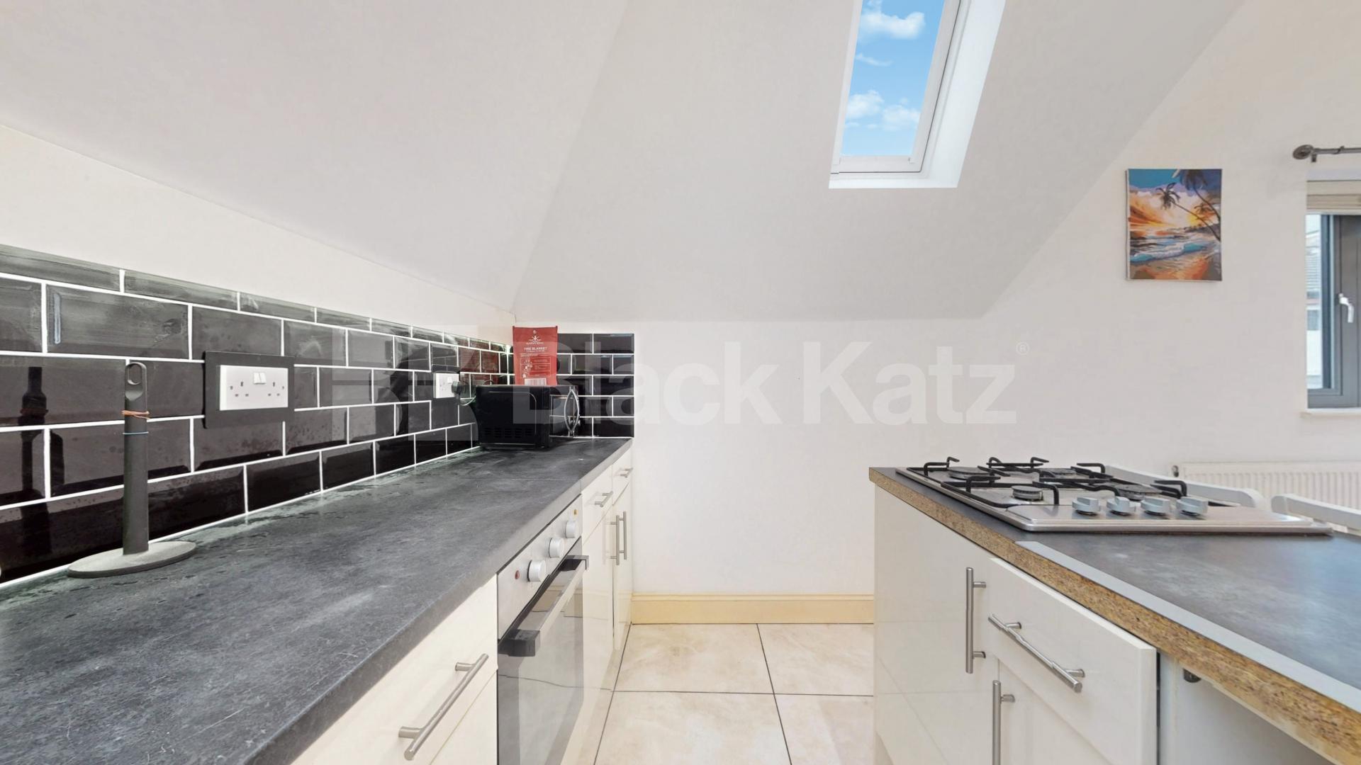 Modern & Spacious 1 bedroom property with communal terrace Myddleton Road, Bounds Green